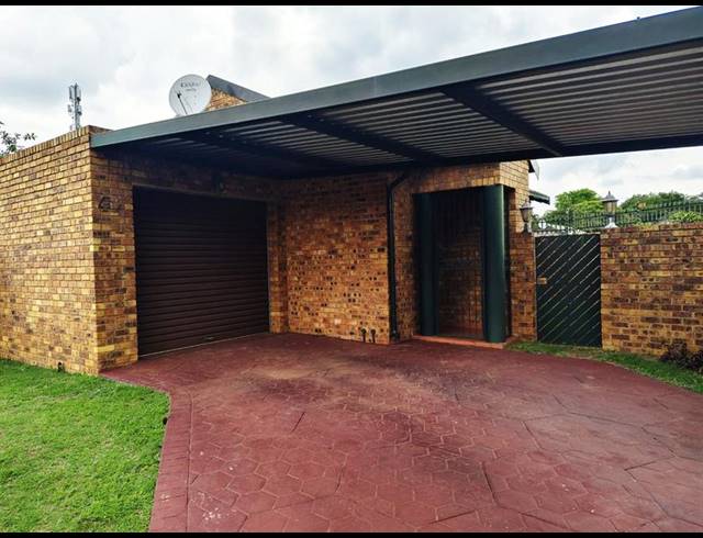 2 BEDROOM TOWNHOUSE FOR SALE IN MONTANA